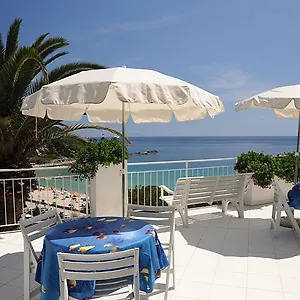 https://appartamenti-le-sirene.it-tuscanyhotel.com